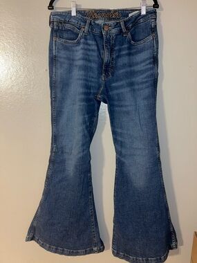 Wrangler Medium Blue Flared Women's Jeans